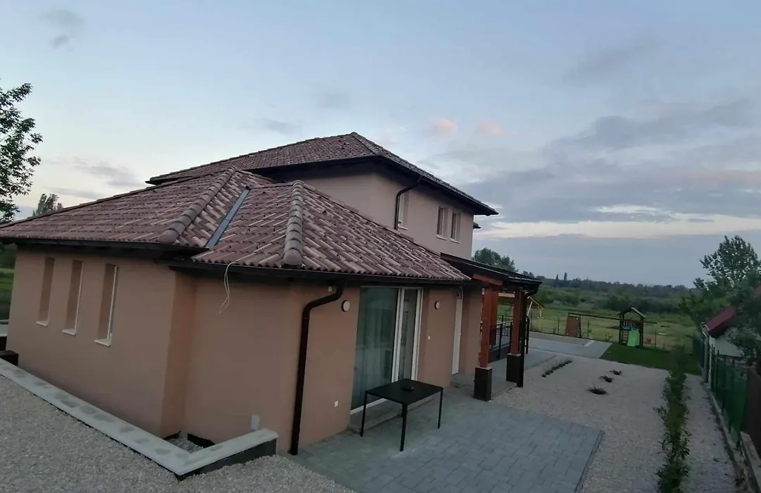 Villa Leona-1